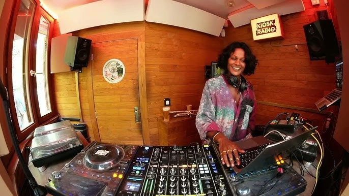 Foto de Perera Elsewhere + Rafush